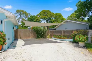 2221 Coronada Way S, Saint Petersburg, FL 33712 - Photo 40