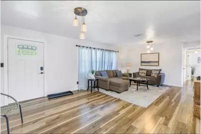 8199 115th Street, Seminole, FL 33772 - Photo 6