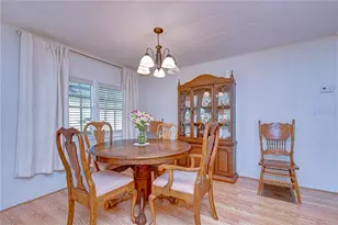 37248 Kinkaid Dr, Zephyrhills, FL 33541 - Photo 18
