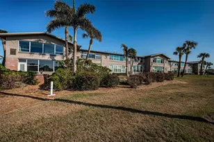 2 Causeway Blvd, Dunedin, FL 34698 - Photo 26