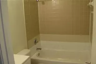 5215 E Columbus Dr, Tampa, FL 33619 - Photo 10