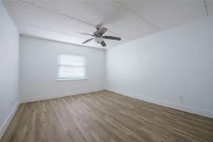 10365 Paradise Blvd, Treasure Island, FL 33706 - Photo 18