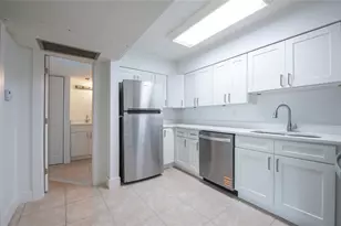 10365 Paradise Blvd, Treasure Island, FL 33706 - Photo 8