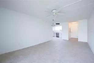 10365 Paradise Blvd, Treasure Island, FL 33706 - Photo 14