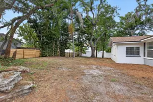 7806 E 114th Ave, Tampa, FL 33617 - Photo 10