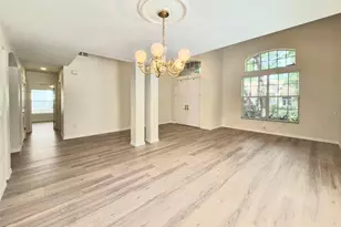 2214 Green Oaks Ln, Tampa, FL 33612 - Photo 8