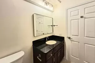 2214 Green Oaks Ln, Tampa, FL 33612 - Photo 34