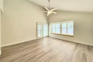 2214 Green Oaks Ln, Tampa, FL 33612 - Photo 26