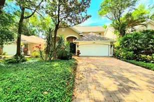 2214 Green Oaks Ln, Tampa, FL 33612 - Photo 2