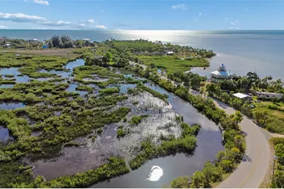 10501 Pine Island Drive, Weeki Wachee, FL 34607 - Photo 6