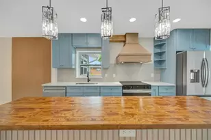 647 74th Ave N, Saint Petersburg, FL 33702 - Photo 12
