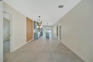 647 74th Ave N, Saint Petersburg, FL 33702 - Photo 4