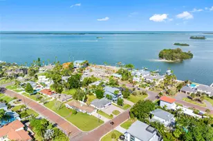 1794 Santa Barbara Dr, Dunedin, FL 34698 - Photo 4