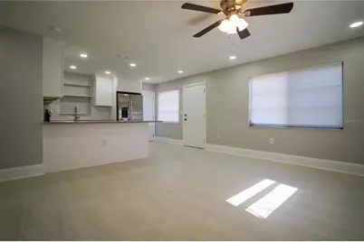 610 74th Avenue N, Saint Petersburg, FL 33702 - Photo 4