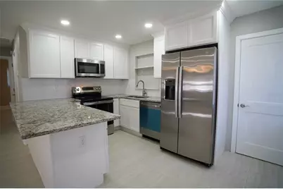 610 74th Avenue N, Saint Petersburg, FL 33702 - Photo 2