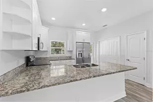 8704 Kenyon View Ct, Tampa, FL 33614 - Photo 10