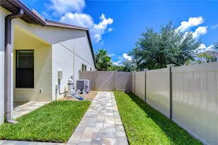 2614 Milford Berry Ln, Tampa, FL 33618 - Photo 28
