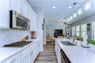 2614 Milford Berry Ln, Tampa, FL 33618 - Photo 10