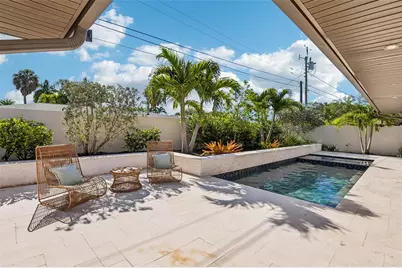 861 Rafael Boulevard NE, Saint Petersburg, FL 33704 - Photo 2