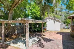 25 E Chesley Ave, Eustis, FL 32726 - Photo 10