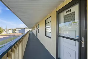 11650 Capri Cir S, Treasure Island, FL 33706 - Photo 4