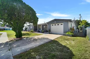 5344 Nancy Ln, Holiday, FL 34690 - Photo 2
