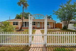 2648 46th St S, Gulfport, FL 33711 - Photo 4