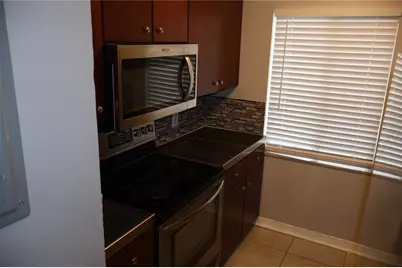 7609 Abbey Lane #B, Tampa, FL 33617 - Photo 6