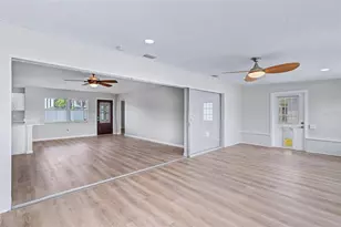 7901 3rd St N, Saint Petersburg, FL 33702 - Photo 12