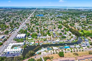7901 3rd St N, Saint Petersburg, FL 33702 - Photo 22
