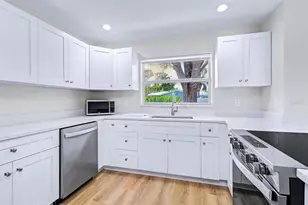 7901 3rd St N, Saint Petersburg, FL 33702 - Photo 10