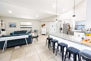 10904 N 15th St, Tampa, FL 33612 - Photo 14