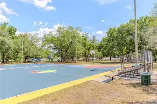 10904 N 15th St, Tampa, FL 33612 - Photo 28