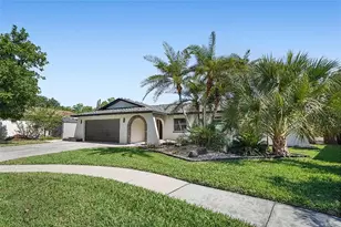 2370 Robyn Ct, Dunedin, FL 34698 - Photo 2