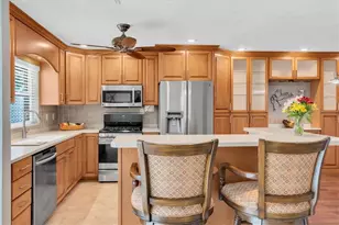 13176 Dorchester Dr, Seminole, FL 33776 - Photo 4