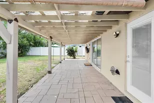 13176 Dorchester Dr, Seminole, FL 33776 - Photo 30