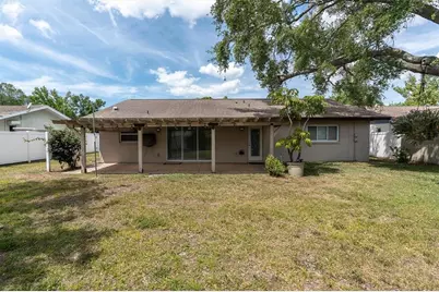 13176 Dorchester Drive, Seminole, FL 33776 - Photo 34