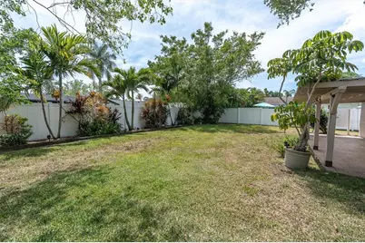 13176 Dorchester Drive, Seminole, FL 33776 - Photo 32