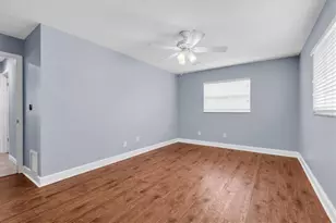 13176 Dorchester Dr, Seminole, FL 33776 - Photo 20