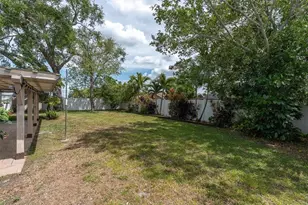 13176 Dorchester Dr, Seminole, FL 33776 - Photo 36