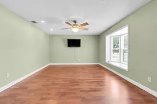 13176 Dorchester Dr, Seminole, FL 33776 - Photo 16