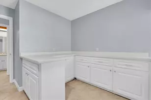 13176 Dorchester Dr, Seminole, FL 33776 - Photo 14