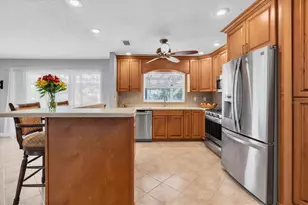 13176 Dorchester Dr, Seminole, FL 33776 - Photo 12