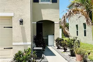 11152 Leland Groves Dr, Riverview, FL 33579 - Photo 2