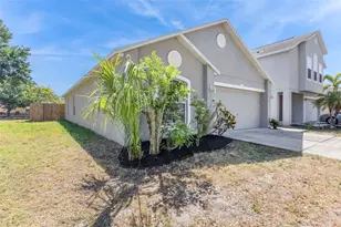 910 Brenton Leaf Dr, Ruskin, FL 33570 - Photo 12