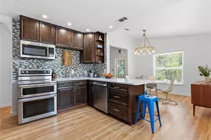 2005 3rd St S, Saint Petersburg, FL 33705 - Photo 8