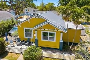 2005 3rd St S, Saint Petersburg, FL 33705 - Photo 2
