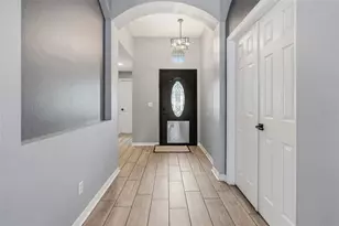 10903 Arbor Ridge Dr, Tampa, FL 33624 - Photo 4