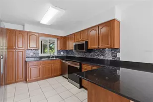 1114 Estatewood Dr, Brandon, FL 33510 - Photo 10