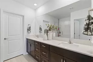 8977 Little Bluestem Dr, Land O Lakes, FL 34637 - Photo 22